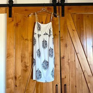 White and black Old Navy maternity summer dress size M